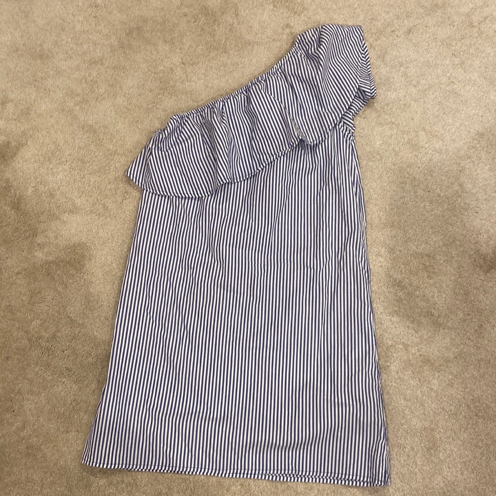 One shoulder ruffled dress